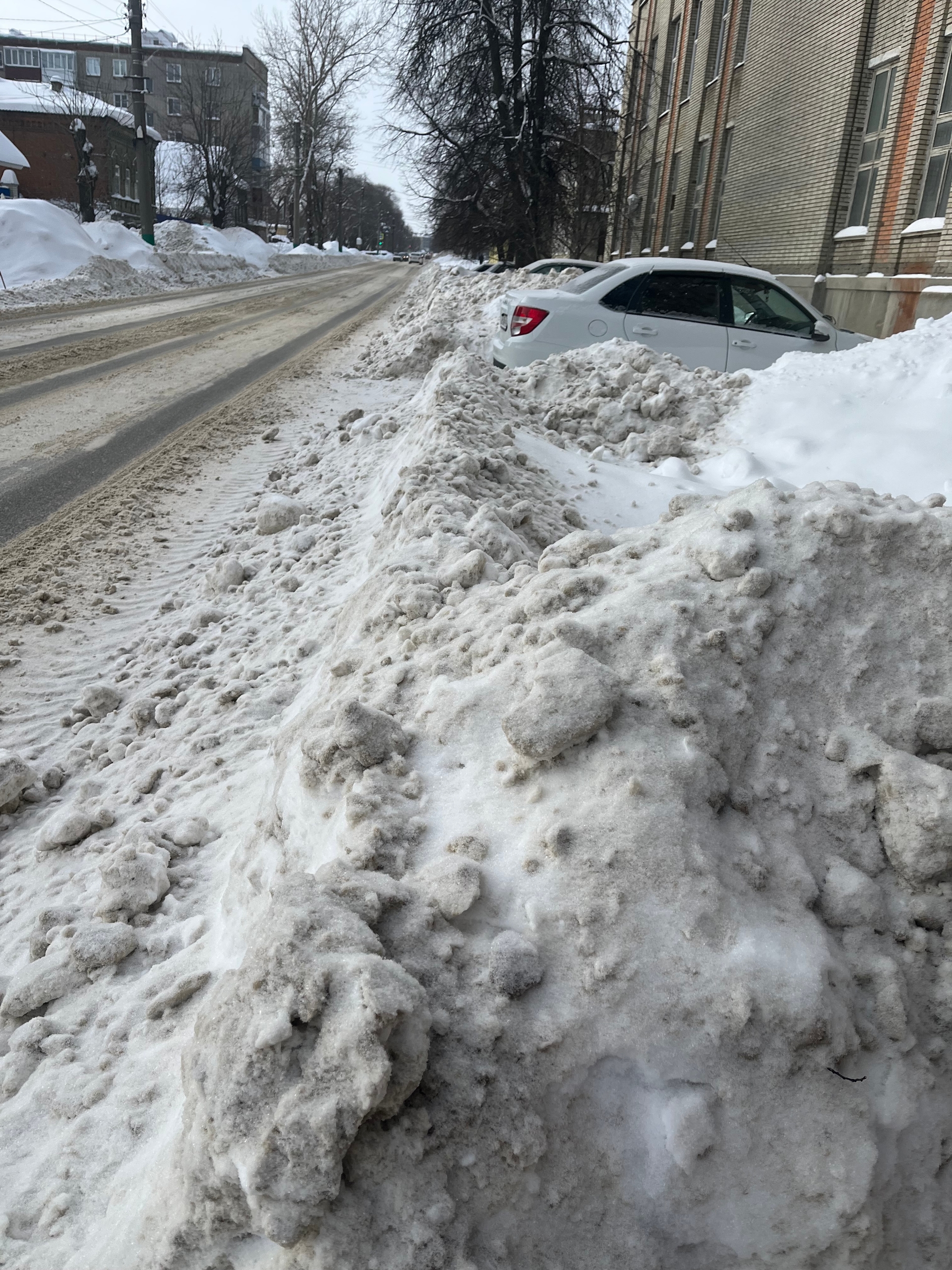 Глава Кузнецка пригрозил дорожникам жесткими мерами за снежную кашу на улицах