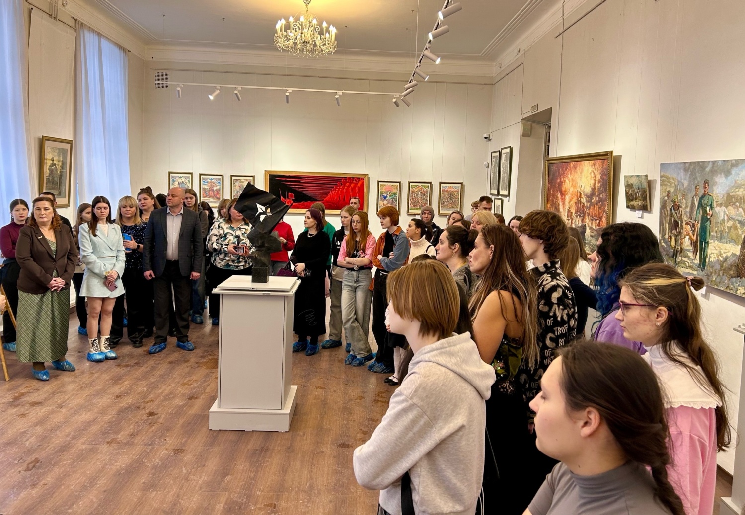 В Пензе открылась выставка о подвигах Защитников Отечества