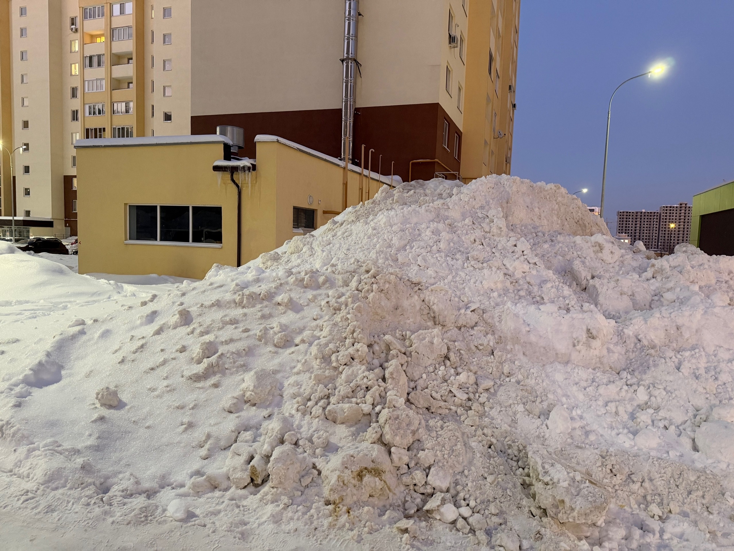 МЧС предупреждает пензенцев о сильном снеге и заносах на дорогах 7 февраля
