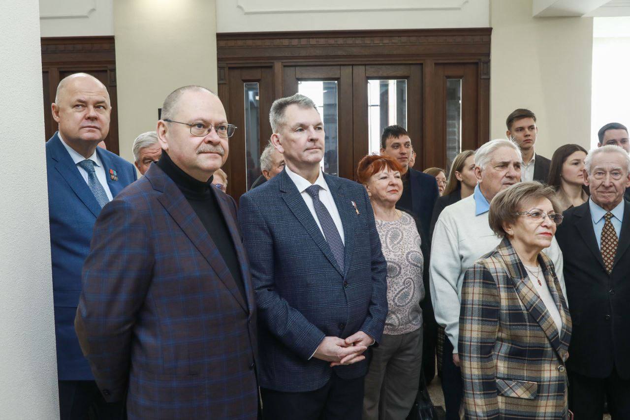 Олег Мельниченко открыл обновленную экспозицию о выдающихся земляках