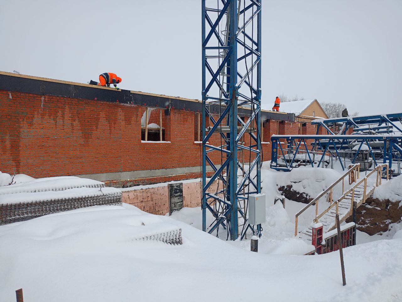 В Земетчинском районе ускорят темпы строительства больницы и дорожных объектов