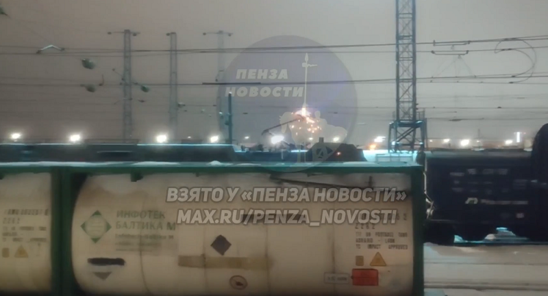 Ледяной дождь вызвал яркие вспышки на пензенской железной дороге