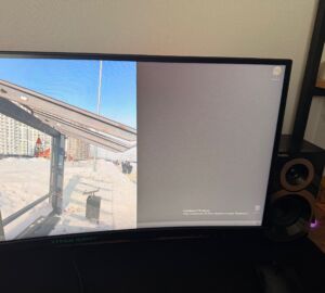 В Пензе стеклянный остановочный павильон не выдержал тяжести снега