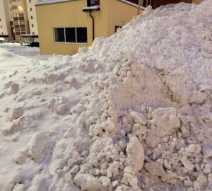 В Пензе на улице Славы управляющую компанию наказали за неубранный снег