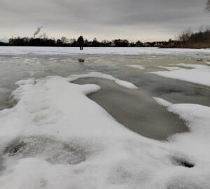 В Пензе сразу на нескольких улицах начали откачивать воду