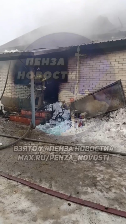 В Сосновоборском районе при пожаре в доме пострадали мужчина и женщина