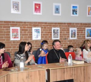 Священник помог жительницам Мокшана найти ответы на вопросы о семейном долге