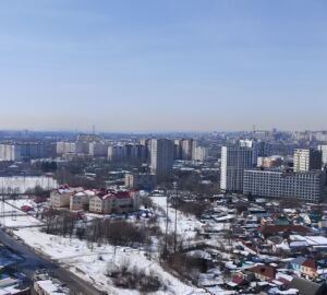 В центре Пензы с крыши дома, где расположен детский сад, падали кирпичи
