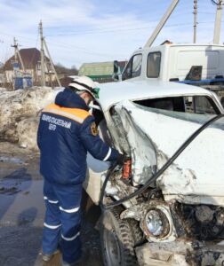 Спасатели опубликовали фото с места жесткого ДТП в Бессоновском районе