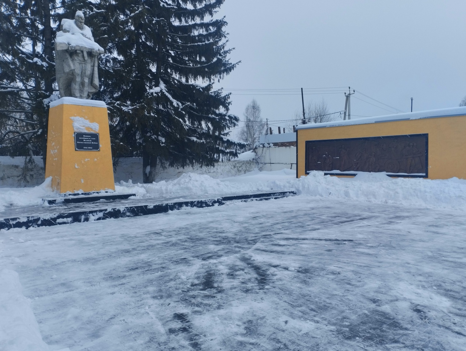 В Лунино в 2026 году продолжат благоустройство территории у памятника воинам ВОВ