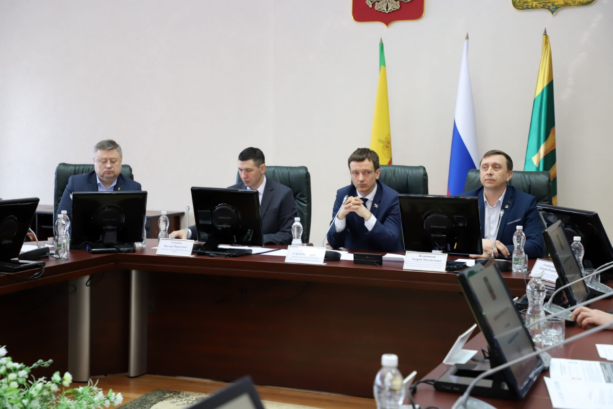 В Пензе депутаты подняли перед ресурсниками вопросы тарифов и аварий на сетях