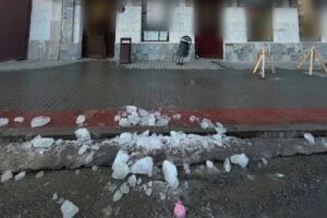 В Пензе возбудили уголовное дело после очередного падения наледи на женщину