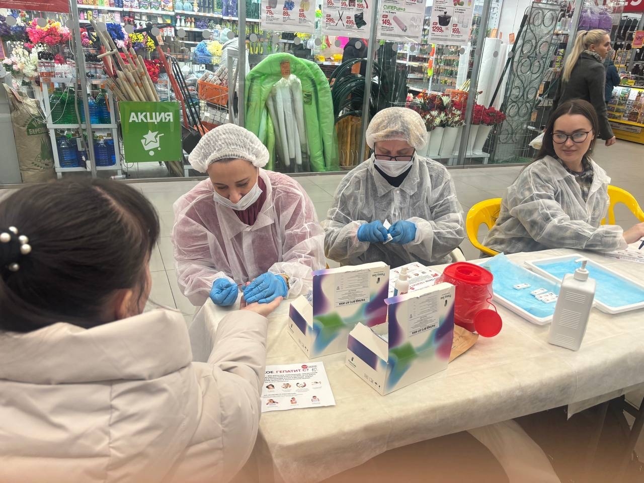 Почти 100 пензенцев проверились на гепатит С во время акции в торговом центре