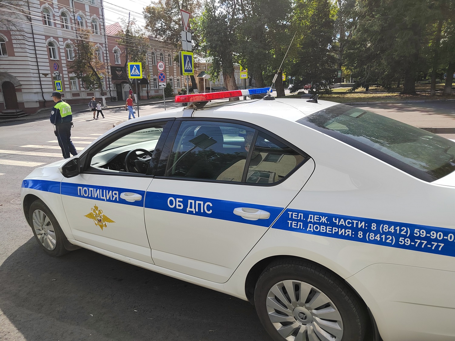 В Пензе на улице Московской задержали подростков в «бесплатных» берцах