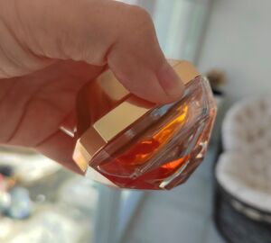 Жительница Кузнецка украла элитный парфюм к 8 Марта