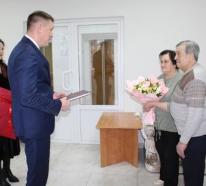 В Пензенской области эвакуированная пара отпраздновала изумрудную свадьбу