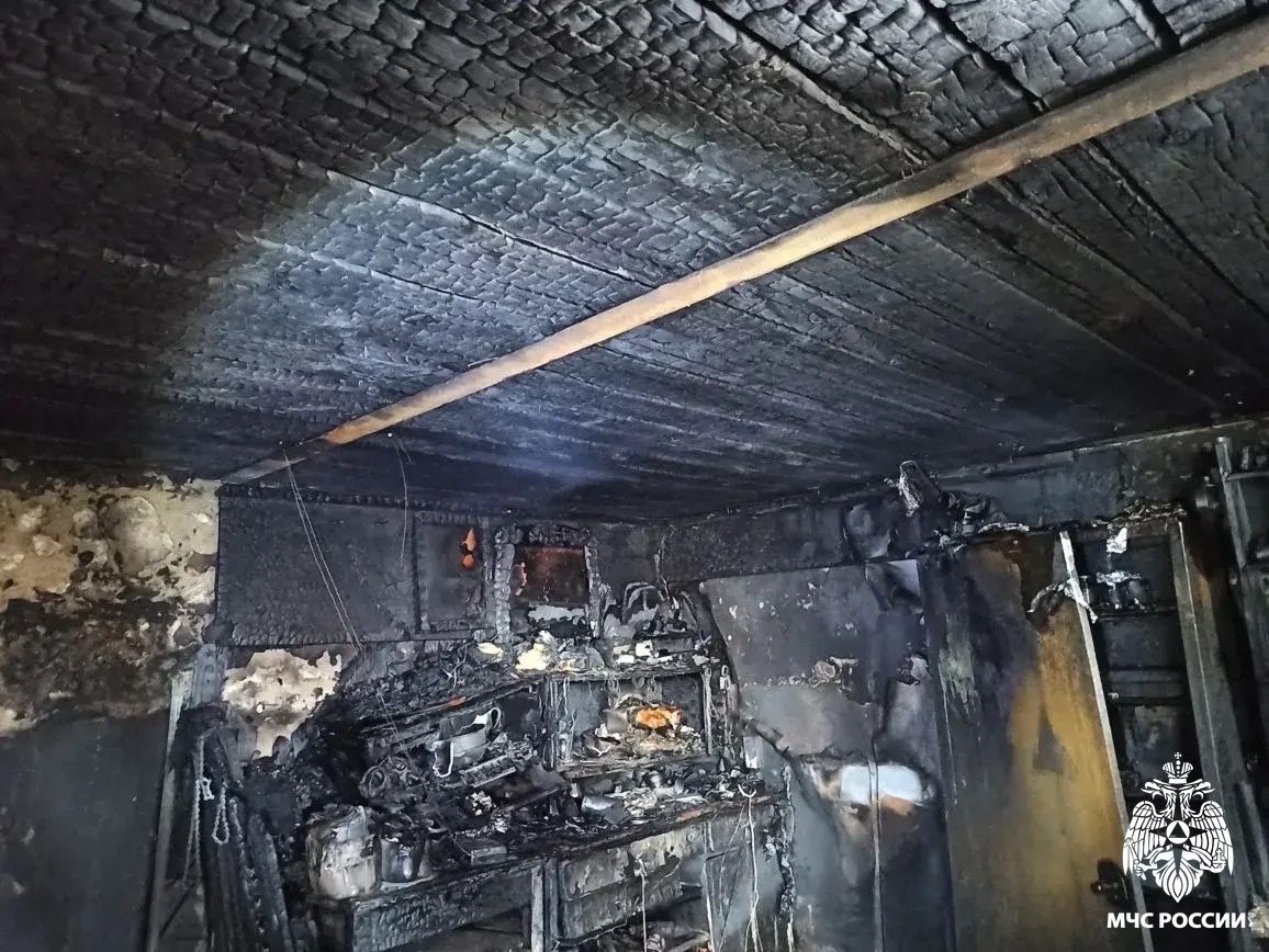 В Неверкино два пожарных расчета тушили возгорание на улице Полевой