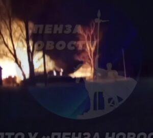 В Колышлейском районе из-за горящего дома жители деревни остались без света