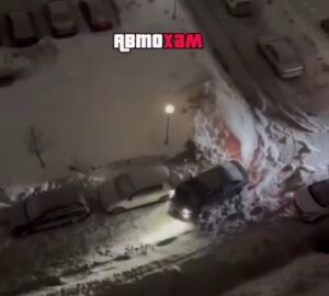 В Засечном пьяный водитель протаранил авто и «припарковался» на вершине сугроба