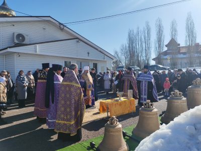 Митрополит Серафим освятил колокола для строящегося храма в Засечном