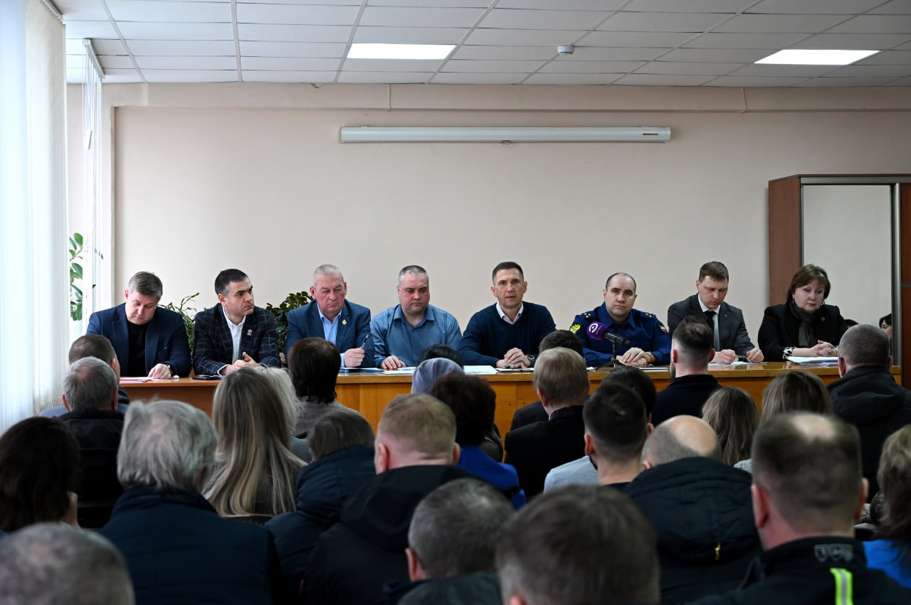 В Пензе на Суворова уборку наледи провели формально, это закончилось травмой