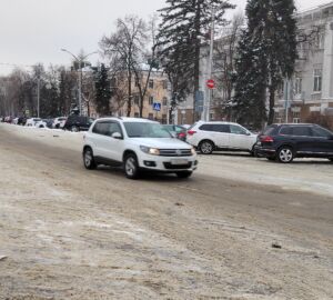 В Спасском районе суд забрал у должника банка его автомобиль «Мерседес-Бенц»