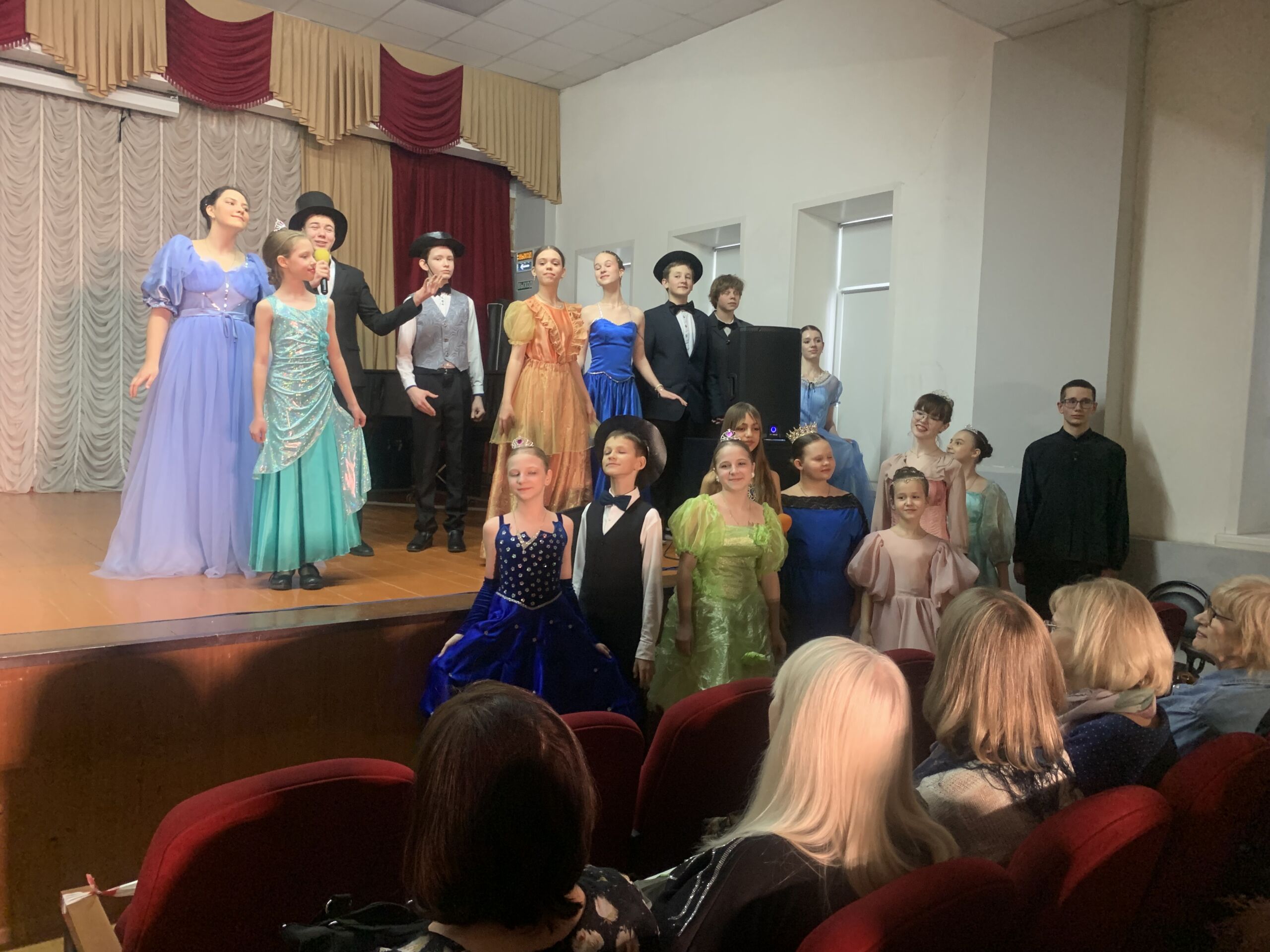 В Кузнецке прошел праздничный вечер с вручением медалей «Материнская доблесть»