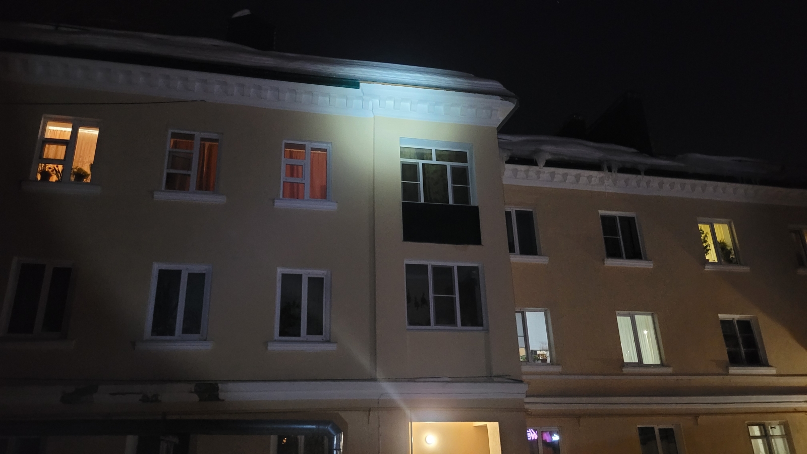 Директора УК задержали после падения наледи на пензячку на улице Циолковского