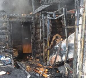 В Кузнецке на улице 8-я Линия сгорела баня