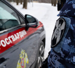 В Пензе подозрительные действия у банкомата привели к задержанию двух людей