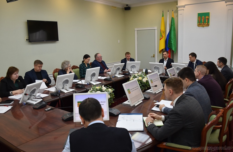 В Пензе депутатов подключат к рейдам по уборке снега и наледи